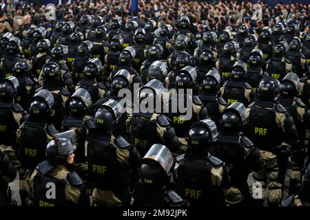 Membres de troupes de la police fédérale brésilienne. Forces de sécurité nationales spécialisées en patrouille routière - Rio de Janeiro, Brésil 07.21.2016 Banque D'Images