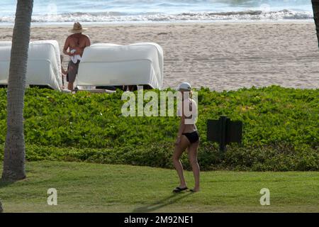 BIG ISLAND-HAWAII-17-06-2104. Touriste Profitez d'une journée sur la plage sur la côte de la keona sur la Big Island. © JOSÉ ISAAC BULA URRUTIA. Banque D'Images