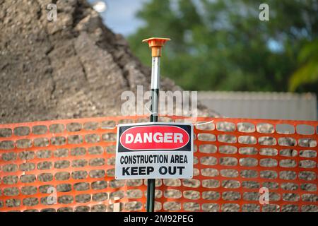 Barrière de protection sur le site de construction pour la restriction de sécurité Banque D'Images