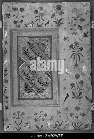Échantillon de calligraphie persane d'un album de Mughal Ali Haravi. Échantillon de calligraphie persane d'un album de Mughal, 16th siècle; marges 17th siècle. Encre, aquarelle opaque et or sur papier, image : 7 13/16 x 3 14/16 po. (19,8 x 9,7 cm). Sur fond doré, deux couplets de poésie romantique apparaissent dans l'élégant nastaʿlīq script. Le visage de l’aimé, considéré comme le reflet de l’amour divin, est comparé à une lune brillante et admiré pour sa beauté : « votre visage est rincé [et] est devenu [comme] une lune brillante ; vous avez exalté votre stature [et] êtes devenu l’envie de t Banque D'Images