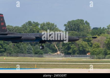 Oshkosh, WISCONSIN - 27 juillet 2022 : un avion d'espionnage de U2 dragons volant à un spectacle aérien. Banque D'Images