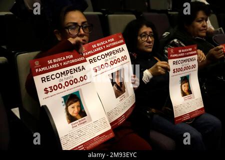 Mexico, Mexique. 16th janvier 2023. Les parents des disparus lors de la ''commémoration des cinq ans de la Loi sur la disparition des personnes'', au Musée de la mémoire et de la tolérance, à Mexico. Sur 16 janvier 2023 à Mexico, Mexique (Credit image: © Luis Barron/eyepix via ZUMA Press Wire) USAGE ÉDITORIAL SEULEMENT! Non destiné À un usage commercial ! Banque D'Images