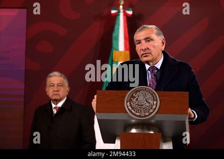 Mexico, Mexique. 16th janvier 2023. 16 janvier 2023, Mexico, Mexique : Secrétaire de l'intérieur, Adan Augusto Lopez, à la conférence de presse au Palais national de Mexico. Sur 16 janvier 2023 à Mexico, Mexique (photo par Luis Barron/Groupe Eyepix/Sipa USA). Credit: SIPA USA/Alay Live News Banque D'Images