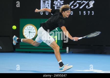 Melbourne, Australie. 17th janvier 2023. Alexander Zverev d'Allemagne en action pendant le match de la série 1 entre Alexander Zverev d'Allemagne et Juan Pablo Varillas du Pérou jour 2 à l'Open de tennis australien 2023 à Margaret court Arena, Melbourne, Australie, le 17 janvier 2023. Photo de Peter Dovgan. Utilisation éditoriale uniquement, licence requise pour une utilisation commerciale. Aucune utilisation dans les Paris, les jeux ou les publications d'un seul club/ligue/joueur. Crédit : UK Sports pics Ltd/Alay Live News Banque D'Images