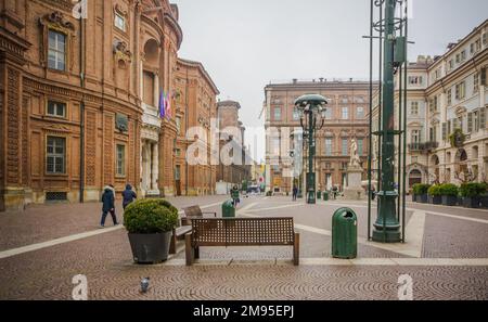 Place de Carignano dans le centre historique de la ville de Turin, région Piémont dans le nord de l'Italie, Europe, Banque D'Images