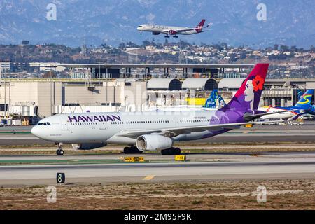 Los Angeles, États-Unis - 3 novembre 2022 : avion Hawaiian Airlines Airbus A330-200 à l'aéroport de Los Angeles (LAX) aux États-Unis. Banque D'Images