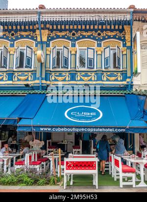Restaurants et hôtels de charme bordant Bussorah Street dans le quartier arabe de Singapour Banque D'Images