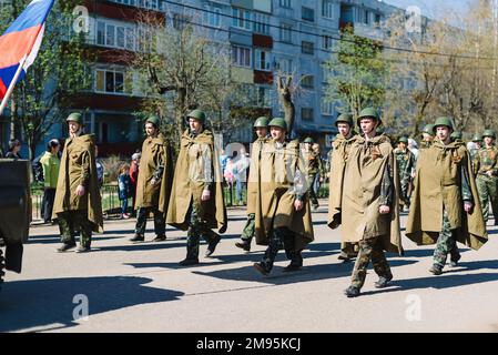 VIHUGA, RUSSIE - 9 MAI 2015 : défilé en l'honneur de la victoire pendant la Seconde Guerre mondiale, 9 mai, Russie Banque D'Images