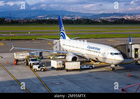 Bogota, Colombie - 20 avril 2022 : avion Boeing 737-800 de COPA Airlines à l'aéroport de Bogota (BOG) en Colombie. Banque D'Images