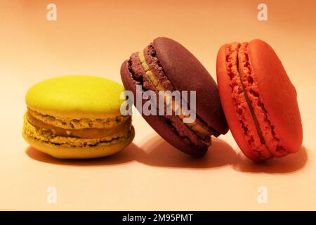 Macarons sucreries traditionnelles typiquement françaises Banque D'Images