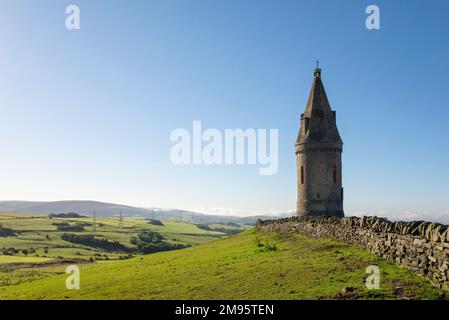 Tour de Hartshead Pike près de Mossley, Tameside, Grand Manchester, Angleterre. Banque D'Images