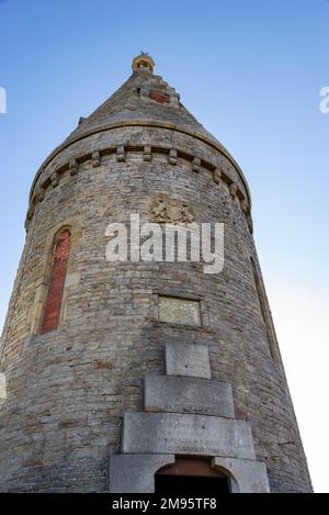 Gros plan sur Hartshead Pike près de Mossley, Tameside, Greater Manchester, Angleterre. Banque D'Images