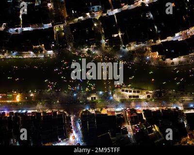 Vue sur Hoi, une vieille ville du Vietnam dans la nuit Banque D'Images
