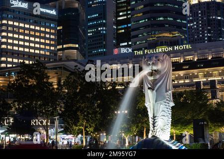 Spectacle de lumière en soirée à Marina Bay Singapore Banque D'Images