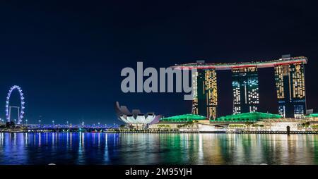 Spectacle de lumière en soirée à Marina Bay Singapore Banque D'Images