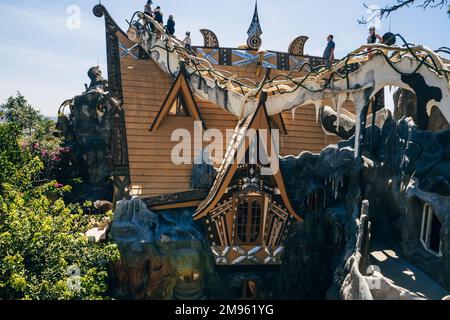 DA LAT, VIETNAM - 9 MARS 2017: Hang Nga Guesthouse, populairement connu sous le nom de Crazy House. Il est conçu et construit par une femme architecte vietnamienne Banque D'Images