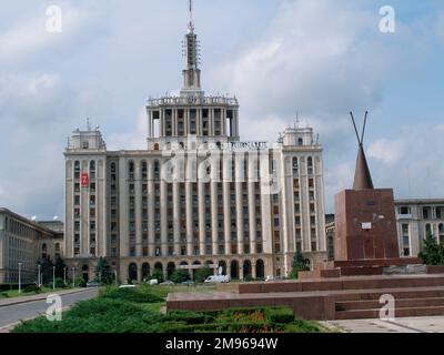 Vue de la Maison de la presse libre (ou Maison de la liberté de la presse) à Bucarest, Roumanie, siège de divers journaux et publications médiatiques. Il a été construit entre 1952 et 1956. Banque D'Images