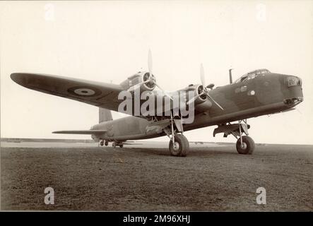 Short Stirling, L7605, bombardier lourd à quatre moteurs, deuxième prototype. Banque D'Images