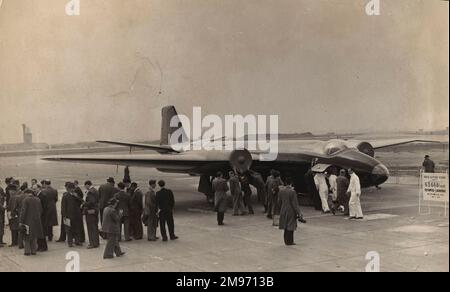 English Electric Canberra B2, WD952 ans, était alimenté par deux turbojets Bristol Siddeley Olympus. Cet avion a établi un record mondial d'altitude de 65 890ft le 29 août 1955. L'appareil se trouve à l'aéroport de Londres après un record de hauteur précédemment réussi. Banque D'Images