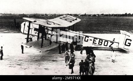 Le troisième Armstrong Whitworth Argosy I d'Imperial Airways, G-EBOZ, a été initialement nommé ville de Wellington, mais plus tard rebaptisé ville d'Arundel. Banque D'Images