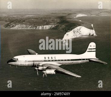 Handley page HP81 Hermes IV, G-ALDM, Hero, dans les marques BOAC sur les aiguilles, Isle of Wight. Banque D'Images