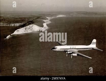 Handley page HP81 Hermes IV, G-ALDM, Hero, dans les marques BOAC sur les aiguilles, Isle of Wight. Banque D'Images