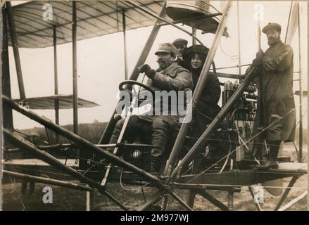 Samuel Franklin Cody, 1862-1913, avec Mlle Levette, 4 février 1911. Banque D'Images