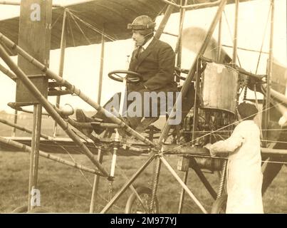 Samuel Franklin Cody, 1862-1913, dans son circuit de Britain Biplane en 1911. Banque D'Images