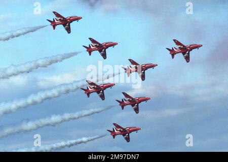 RALAT RAF flèches rouges BAe Systems Hawks s'affichent avec les roues vers le bas Banque D'Images