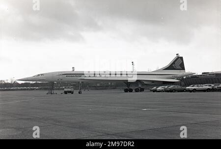 Aeropatiale - bac Concorde G-BOAD à Singapore Airlines, d'un côté, et BA, de l'autre, à Heathrow en 1978 Banque D'Images