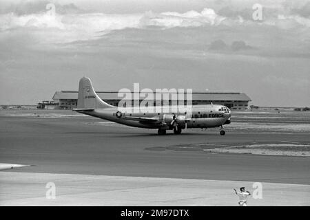 Boeing C-97 Stratocruiser 22652 de la Garde nationale aérienne du Tennessee à Honolulu le 14 juin 1967 Banque D'Images