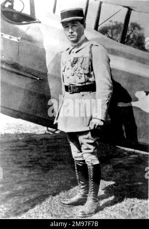 Rene Paul Fonck (1894-1953), leader de l'ace de chasse français et de sa SPAD S VII, qu'il a volé en tant que membre de l'Escadrille SPA 103, qui fait partie du célèbre Groupe de chasse 12, The Storks. Ses WW1 victoires confirmées ont totalisé 75. Banque D'Images