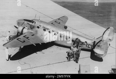 Lockheed L 14 Super Electra a été utilisé pour la première fois le 29 juillet 1937. A transporté 18-22 passagers mais a dépassé les ventes de DC-3. 354 construit principalement pour RAF comme Hudson Bombers. Banque D'Images