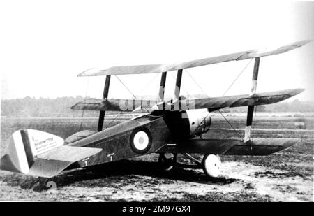 Soopwith Triplane Fighter à siège unique, n° de série N500, achevé le 28 mai 1916. Évalué dans le nord de la France par les pilotes RNAS, qui ont été impressionnés par son taux de montée. Malheureusement, pour des raisons bureaucratiques, il n'a pas été produit en grand nombre. Banque D'Images