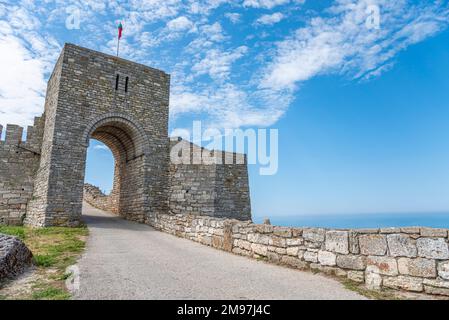 Ancienne porte de la forteresse médiévale sur le cap Kaliakra, Bulgarie. Banque D'Images