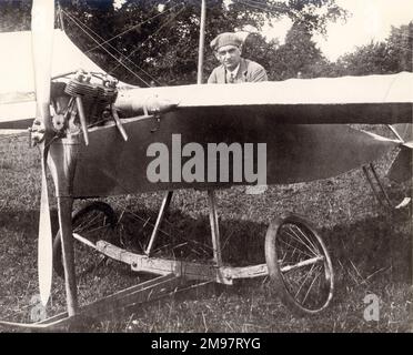 Frederick Handley page dans Bluebird en avril 1910. Banque D'Images