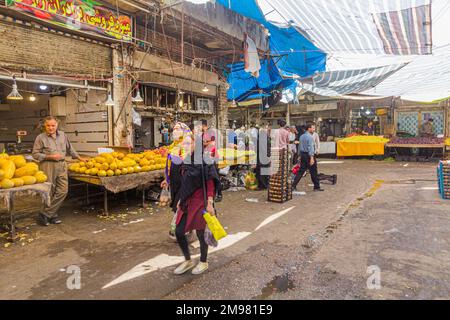 HAMADAN, IRAN - 14 JUILLET 2019 : vue d'un bazar à Hamadan, Iran Banque D'Images