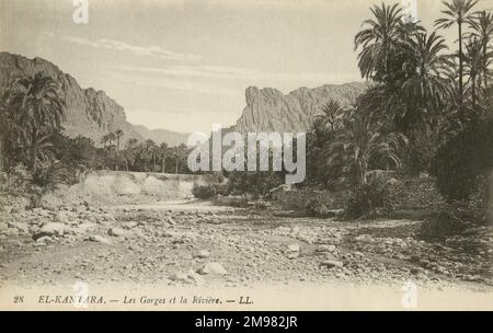 La gorge et la rivière de la ville d'El Kantara, Biskra. La rivière représentée est très sèche, mais cette gorge a été décrite par les habitants comme le « sud du désert ». Banque D'Images