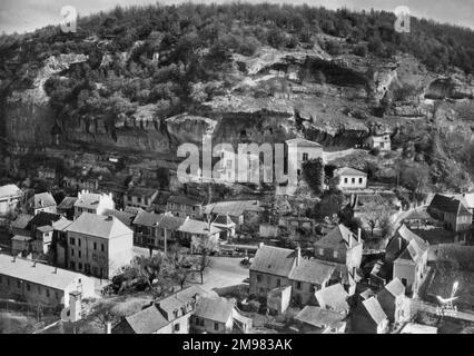 Les Eyzies-de-Tayac-Sireuil, Dordoyne, France - vue aérienne - la région contient plusieurs sites archéologiques importants, dont la font-de-Gaume, la Grotte du Grand-Roc et les grottes rupestres préhistoriques de Lascaux. Banque D'Images