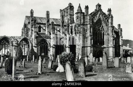 L'abbaye de St Mary, Melrose - vue du sud-ouest - un monastère en partie ruiné de l'ordre cistercien à Melrose, dans le Roxburghshire, aux frontières écossaises, en Écosse. Banque D'Images