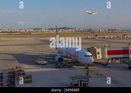 ISTANBUL, TURQUIE - 4 JUILLET 2019 : avion Boeing 737 de Pegasus Airlines à l'aéroport international Sabiha Gokcen d'Istanbul, Turquie Banque D'Images