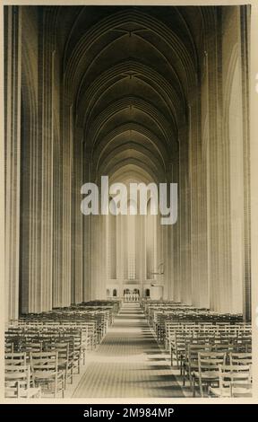 L'intérieur de l'église de Grundtvig à Copenhague, nommé d'après le philosophe et écrivain danois N. F. S. Grundtvig. L'église est l'une des quelques-unes construite dans le style expressionniste, et a été conçue par l'architecte Peder Vilhelm Jensen-Klint. Banque D'Images