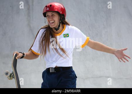 4 AOÛT 2021 - TOKYO, JAPON : Dora VARELLA du Brésil réagit aux préliminaires du parc des femmes de Skateboarding aux Jeux Olympiques de Tokyo 2020 (photo de Mickael Chavet/RX) Banque D'Images