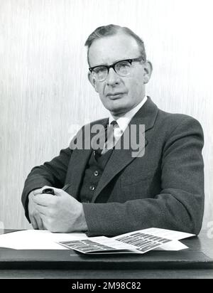 Professeur David Keith-Lucas, FRAeS, président de la Royal Aeronautical Society 1968-1969. Banque D'Images