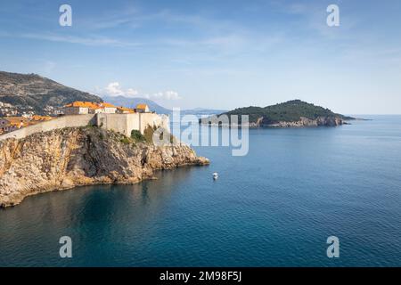 Les murs de Stony de Dubrovnik panorama capturé lors d'une journée ensoleillée. Dubrovnik, Croatie, Europe. Banque D'Images