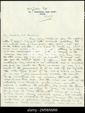 Première page d'une lettre datée du 30 avril 1916, adressée par Albert Auerbach, des Fusiliers royaux, à sa sœur Lucy, du dépôt de la base territoriale n° 1, à Rouen, dans le nord de la France, où son régiment était affecté pour des activités sur le front occidental. Il se réfère de manière indirecte à des plans impliquant un grand danger pour le bataillon, qui pourraient être liés à la prochaine bataille de la somme. Banque D'Images