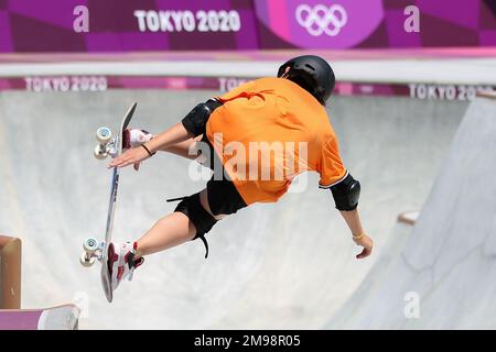 4 AOÛT 2021 - TOKYO, JAPON: OKAMOTO Misugu du Japon participe aux préliminaires du parc des femmes de Skateboarding aux Jeux Olympiques de Tokyo 2020 (photo de Mickael Chavet/RX) Banque D'Images