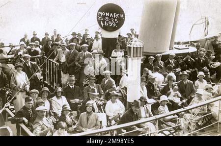 Croisière plaisir à vapeur sur le « monarque » de Bournemouth - une foule de vacanciers enthousiastes souriant dutilement avant le départ - 25th août 1925. Banque D'Images