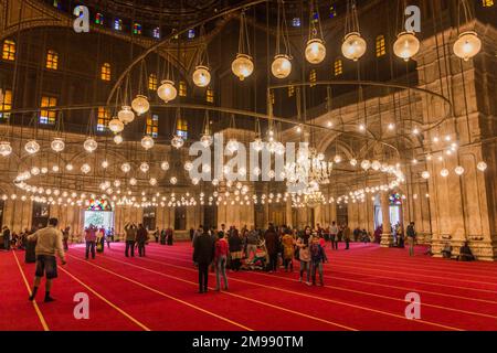 LE CAIRE, ÉGYPTE - 29 JANVIER 2019 : intérieur de la mosquée Muhammad Ali dans la Citadelle du Caire, Égypte Banque D'Images