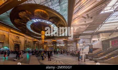 LE CAIRE, EGYPTE - 1 FÉVRIER 2019 : intérieur de la gare de Ramses au Caire, Egypte Banque D'Images